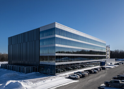 Exterior view of QScale Q01 building outside Quebec City